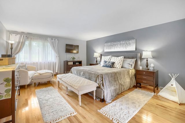 1803 Paula Court, Sleepy Hollow, IL 60118
