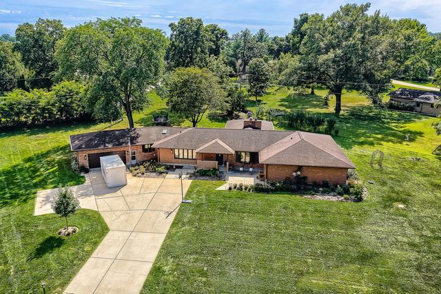 1803 Paula Court, Sleepy Hollow, IL 60118