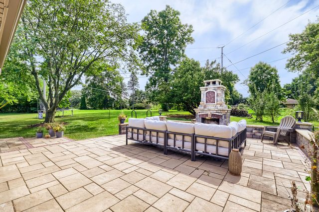 1803 Paula Court, Sleepy Hollow, IL 60118