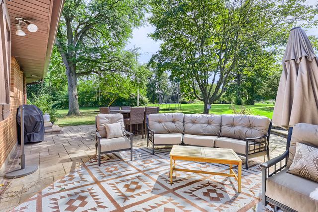 1803 Paula Court, Sleepy Hollow, IL 60118