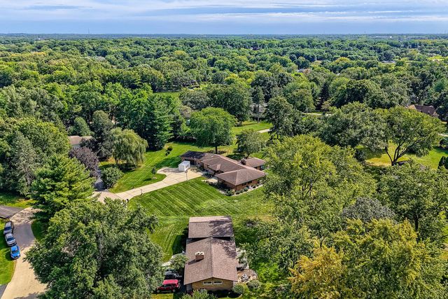 1803 Paula Court, Sleepy Hollow, IL 60118