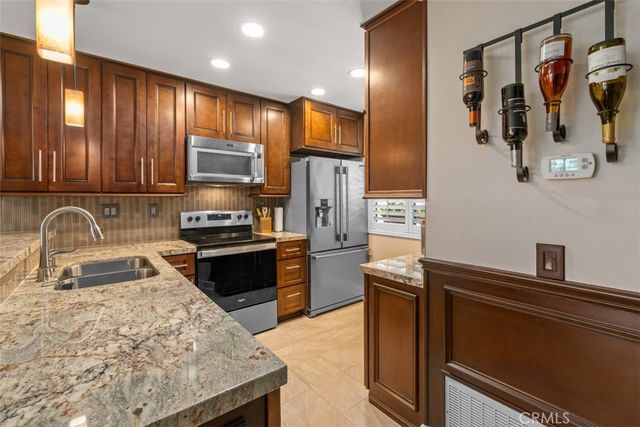 26 Lakepines, Irvine, CA 92620