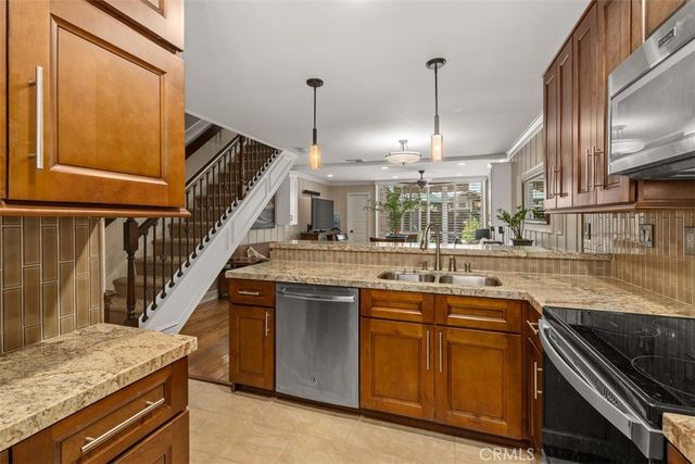 26 Lakepines, Irvine, CA 92620