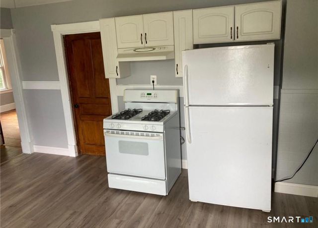 20 Pleasant Street, Windsor Locks, CT 06096