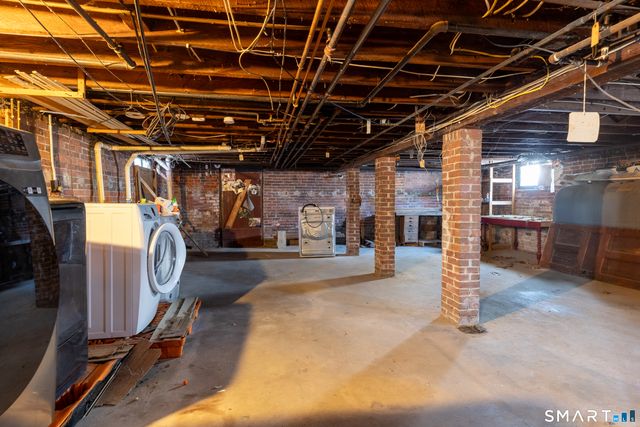 20 Pleasant Street, Windsor Locks, CT 06096