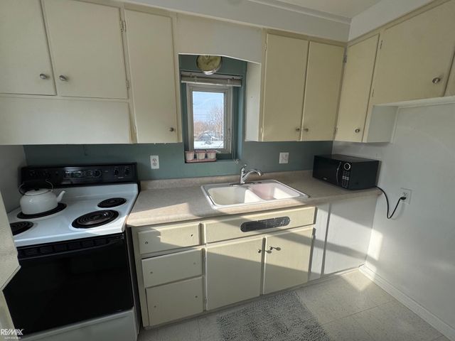 1719 Saint Clair River Drive, Algonac, MI 48001