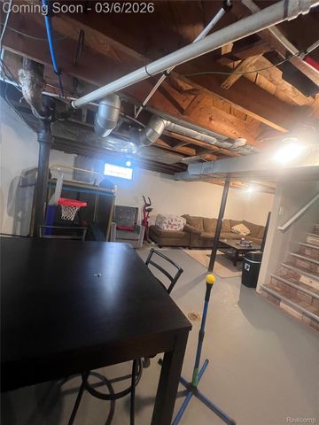 24850 Midland, Redford Charter Township, MI 48239