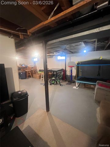 24850 Midland, Redford Charter Township, MI 48239