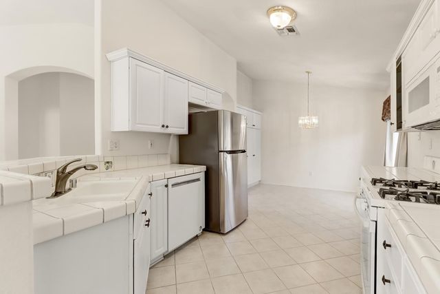 409 Garden Breeze Ct, Roseville, CA 95747