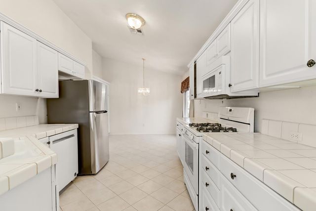 409 Garden Breeze Ct, Roseville, CA 95747