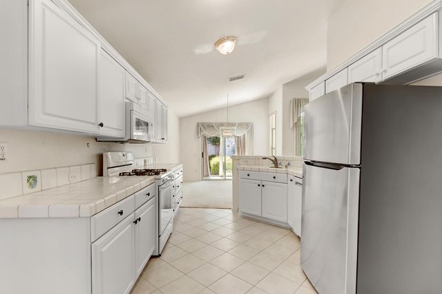409 Garden Breeze Ct, Roseville, CA 95747