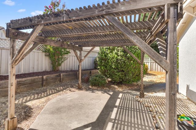 409 Garden Breeze Ct, Roseville, CA 95747