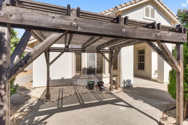 409 Garden Breeze Ct, Roseville, CA 95747