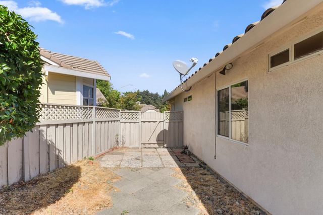 409 Garden Breeze Ct, Roseville, CA 95747