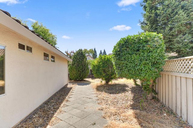 409 Garden Breeze Ct, Roseville, CA 95747