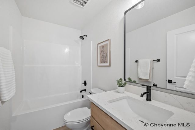 2243 PACK SADDLE RD, Cheyenne, WY 82009