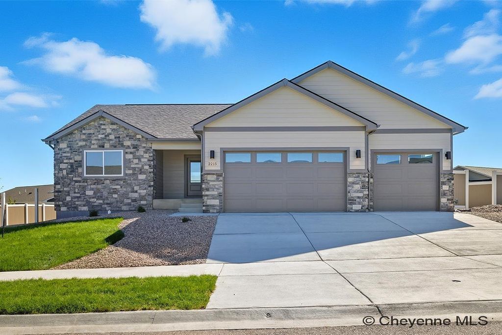 2243 PACK SADDLE RD, Cheyenne, WY 82009