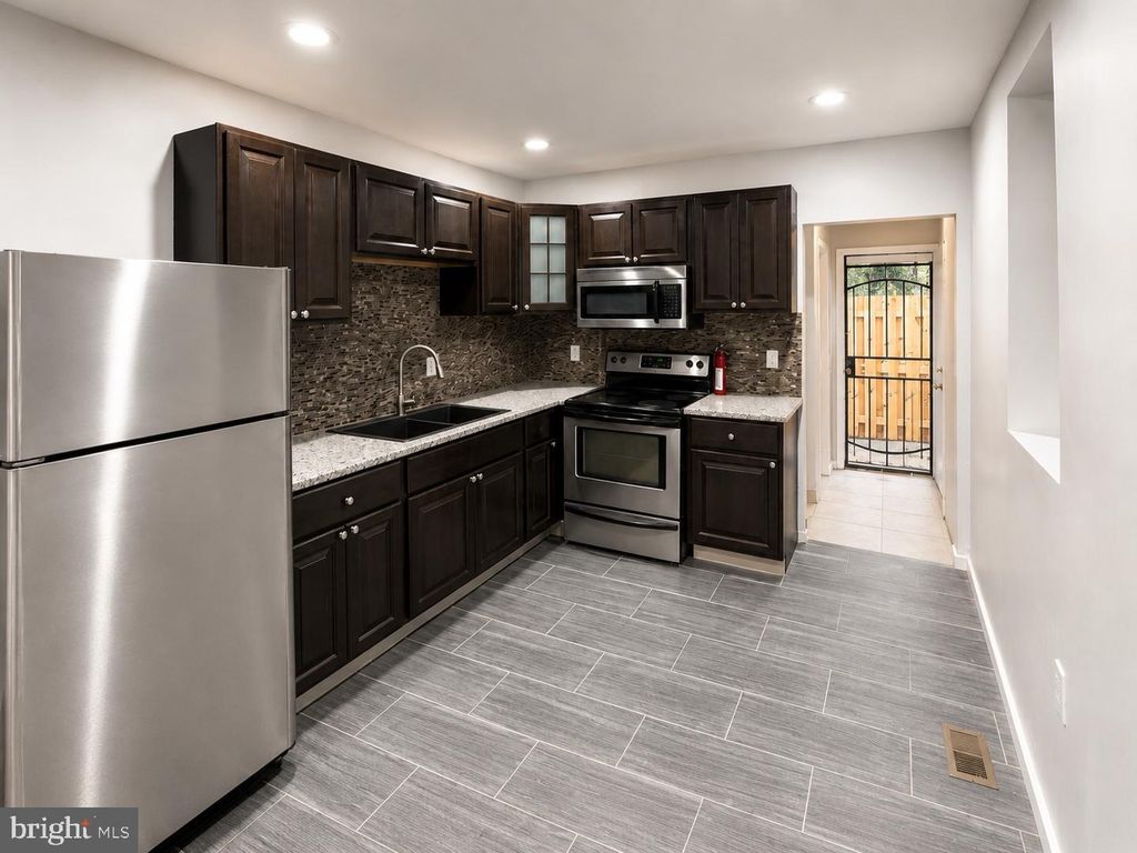 6054 UPLAND ST, PHILADELPHIA, PA 19142 — photo 3