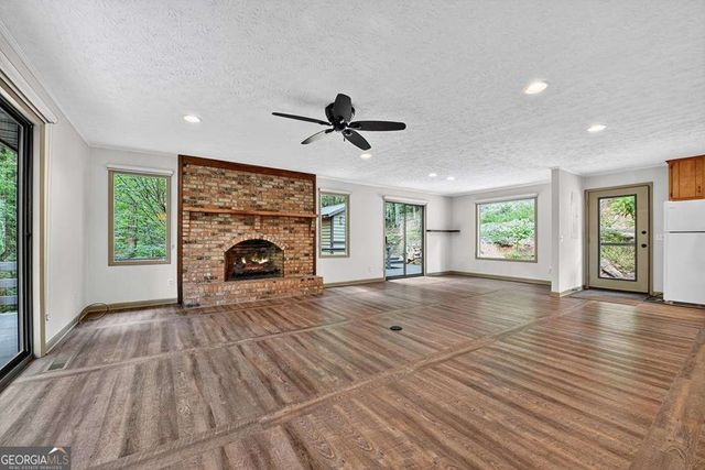 260 Flat Creek Crossing, Blue Ridge, GA 30513