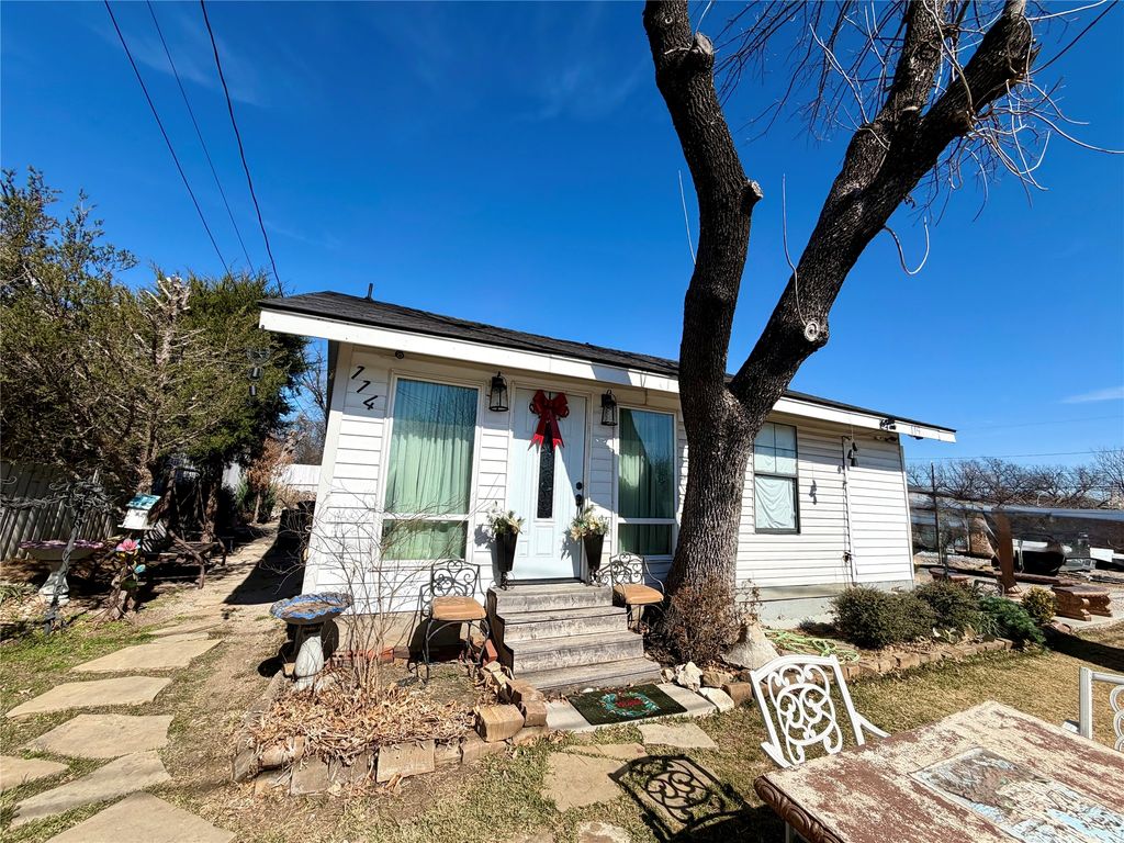 114 Motley Street, Grand Prairie, TX 75051