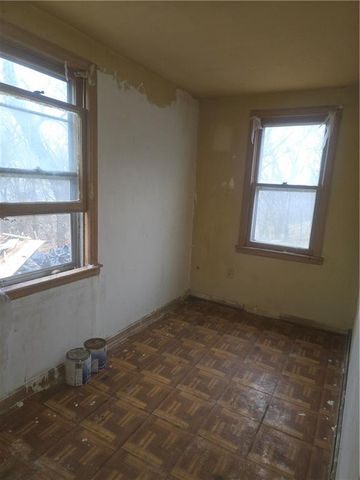 1901 Spring Street, Kansas City, MO 64126