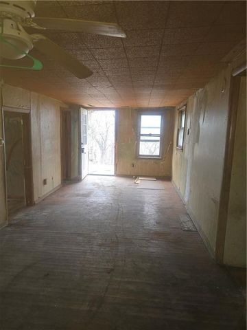 1901 Spring Street, Kansas City, MO 64126