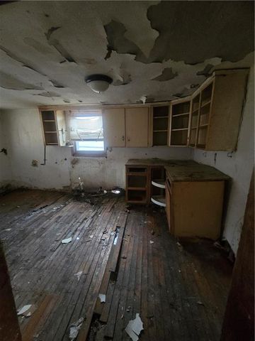 1901 Spring Street, Kansas City, MO 64126