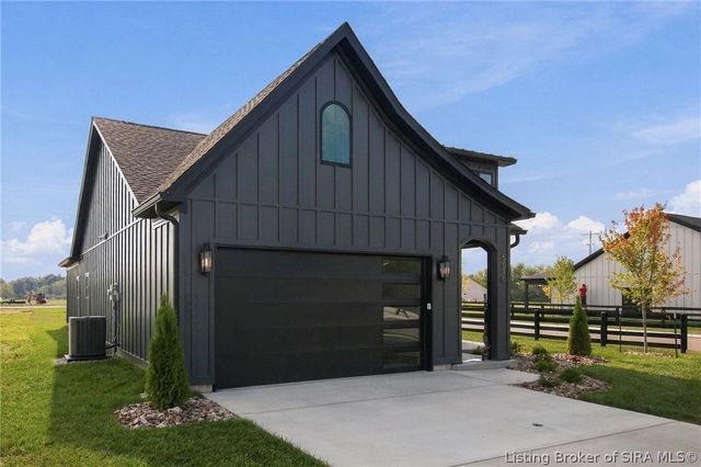 5010 Win Way, Jeffersonville, IN 47130