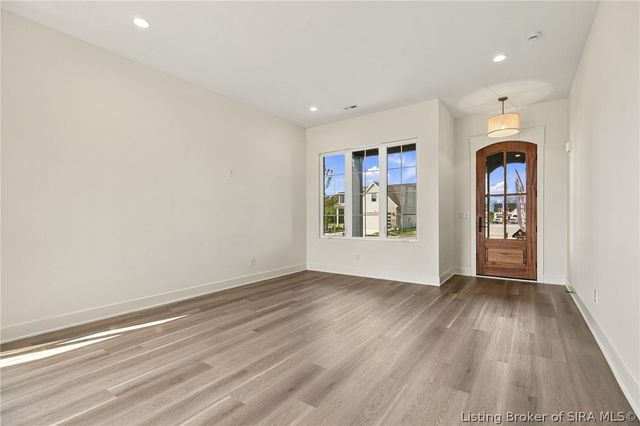 5010 Win Way, Jeffersonville, IN 47130