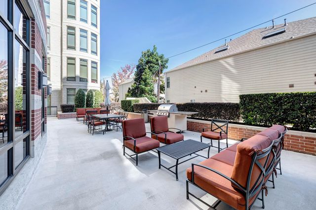 2211 Briarglen Drive 706, Houston, TX 77027