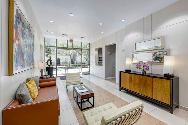 2211 Briarglen Drive 706, Houston, TX 77027