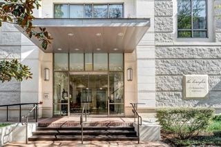 2211 Briarglen Drive 706, Houston, TX 77027