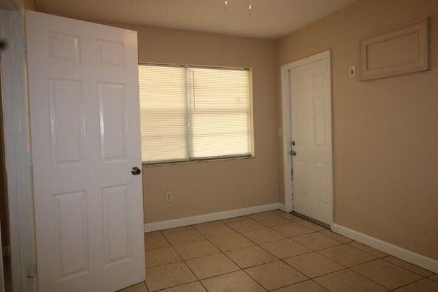 341 W 22nd Court, Riviera Beach, FL 33404