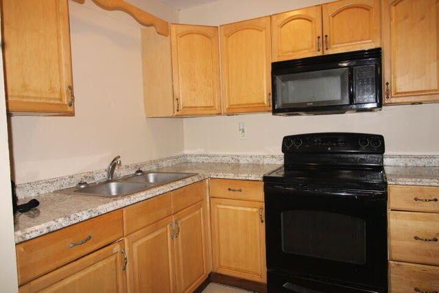 341 W 22nd Court, Riviera Beach, FL 33404