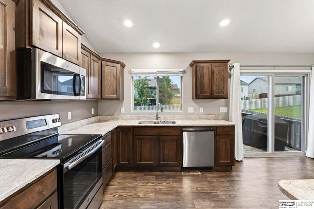 16637 Potter Street, Bennington, NE 68007