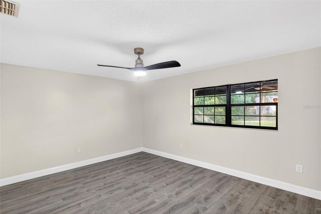 303 E FOUNTAIN STREET, Fruitland Park, FL 34731