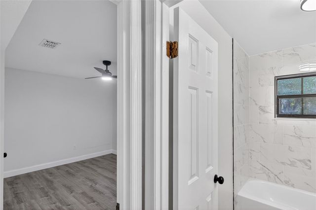 303 E FOUNTAIN STREET, Fruitland Park, FL 34731