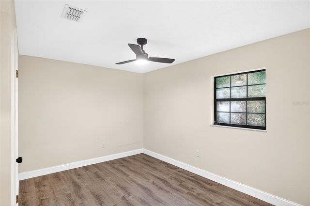 303 E FOUNTAIN STREET, Fruitland Park, FL 34731