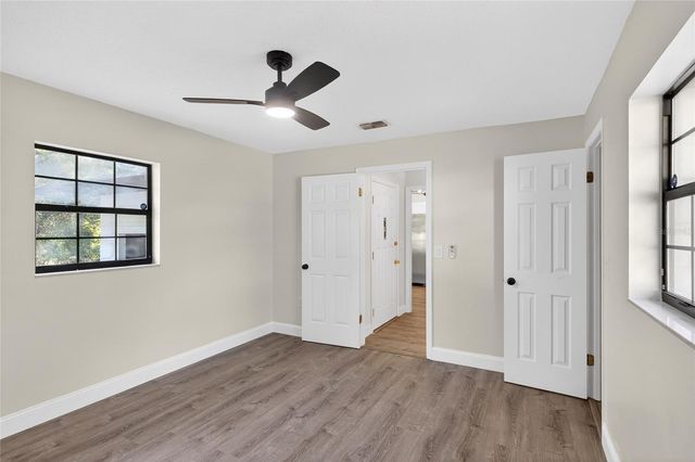 303 E FOUNTAIN STREET, Fruitland Park, FL 34731