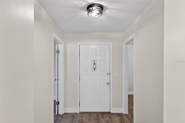 303 E FOUNTAIN STREET, Fruitland Park, FL 34731