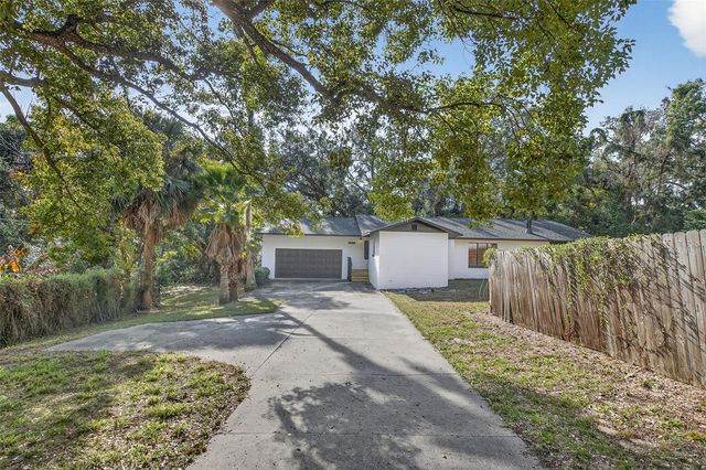 303 E FOUNTAIN STREET, Fruitland Park, FL 34731