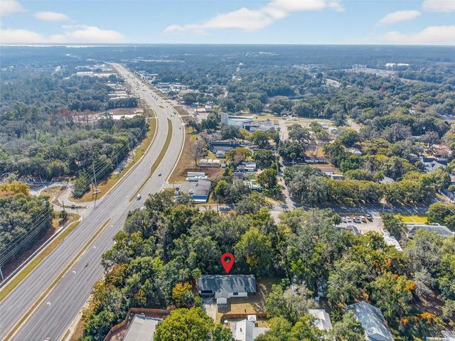 303 E FOUNTAIN STREET, Fruitland Park, FL 34731