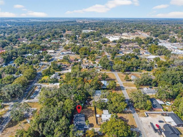 303 E FOUNTAIN STREET, Fruitland Park, FL 34731