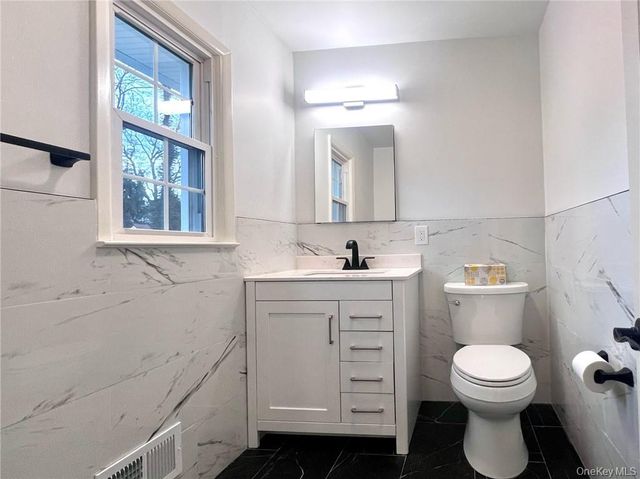 4 Susan Court, White Plains, NY 10605