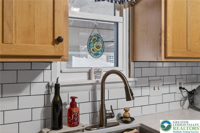 2716 Division Street, Palmer Twp, PA 18045