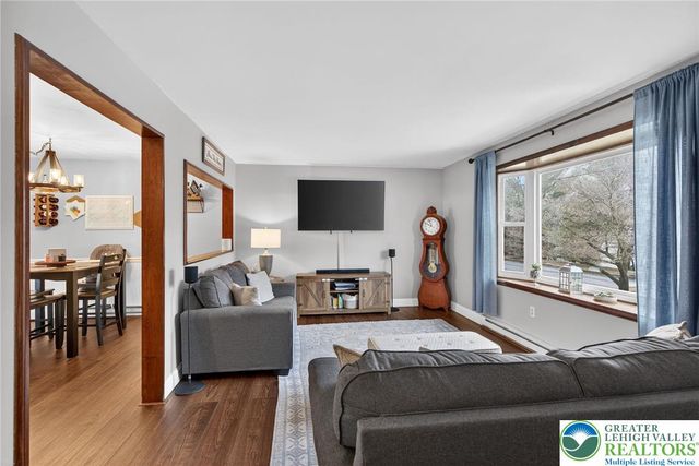 2716 Division Street, Palmer Twp, PA 18045