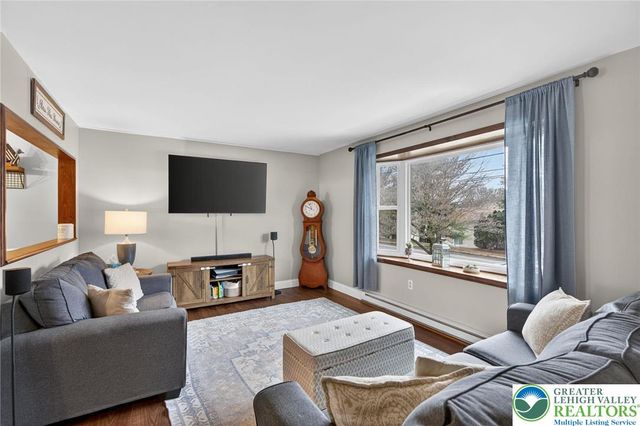 2716 Division Street, Palmer Twp, PA 18045