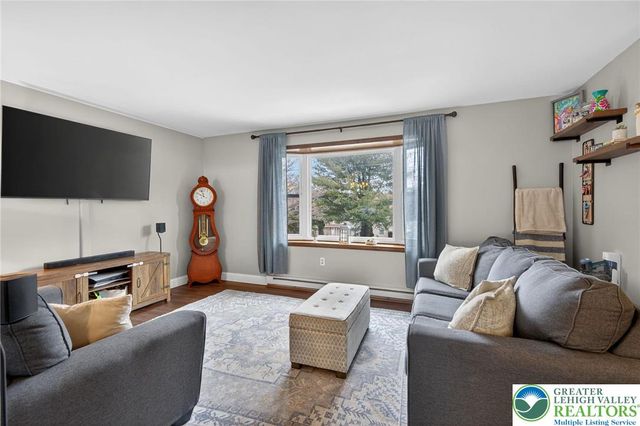 2716 Division Street, Palmer Twp, PA 18045