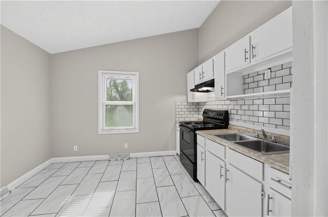 11209 Marsh Avenue, Kansas City, MO 64134