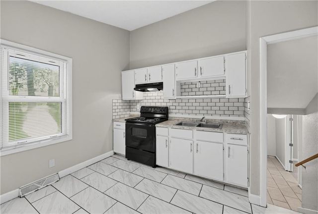 11209 Marsh Avenue, Kansas City, MO 64134